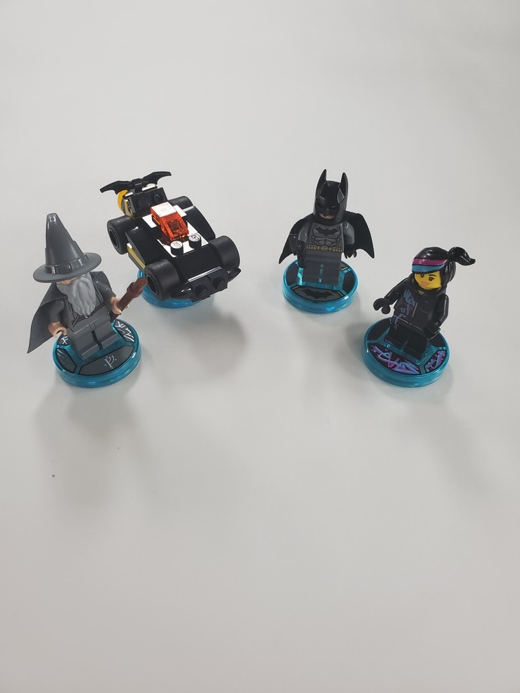 Wyldstyle + Gandalf + Batman + Batmobile + LEGO Gateway (C)
