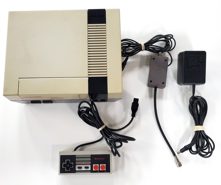 Nintendo NES (Model NES-001)